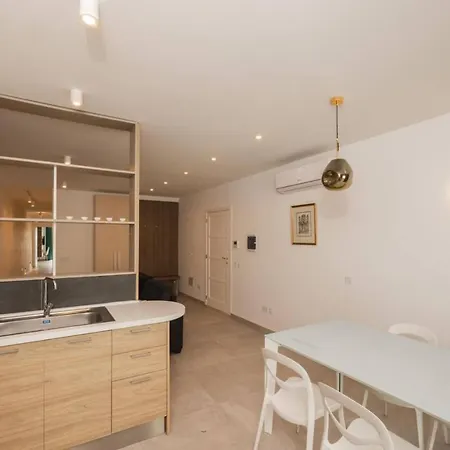 Swieqi 3 Bedroom 5 شقة Is-Swieqi