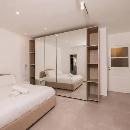 Swieqi 3 Bedroom 5 شقة